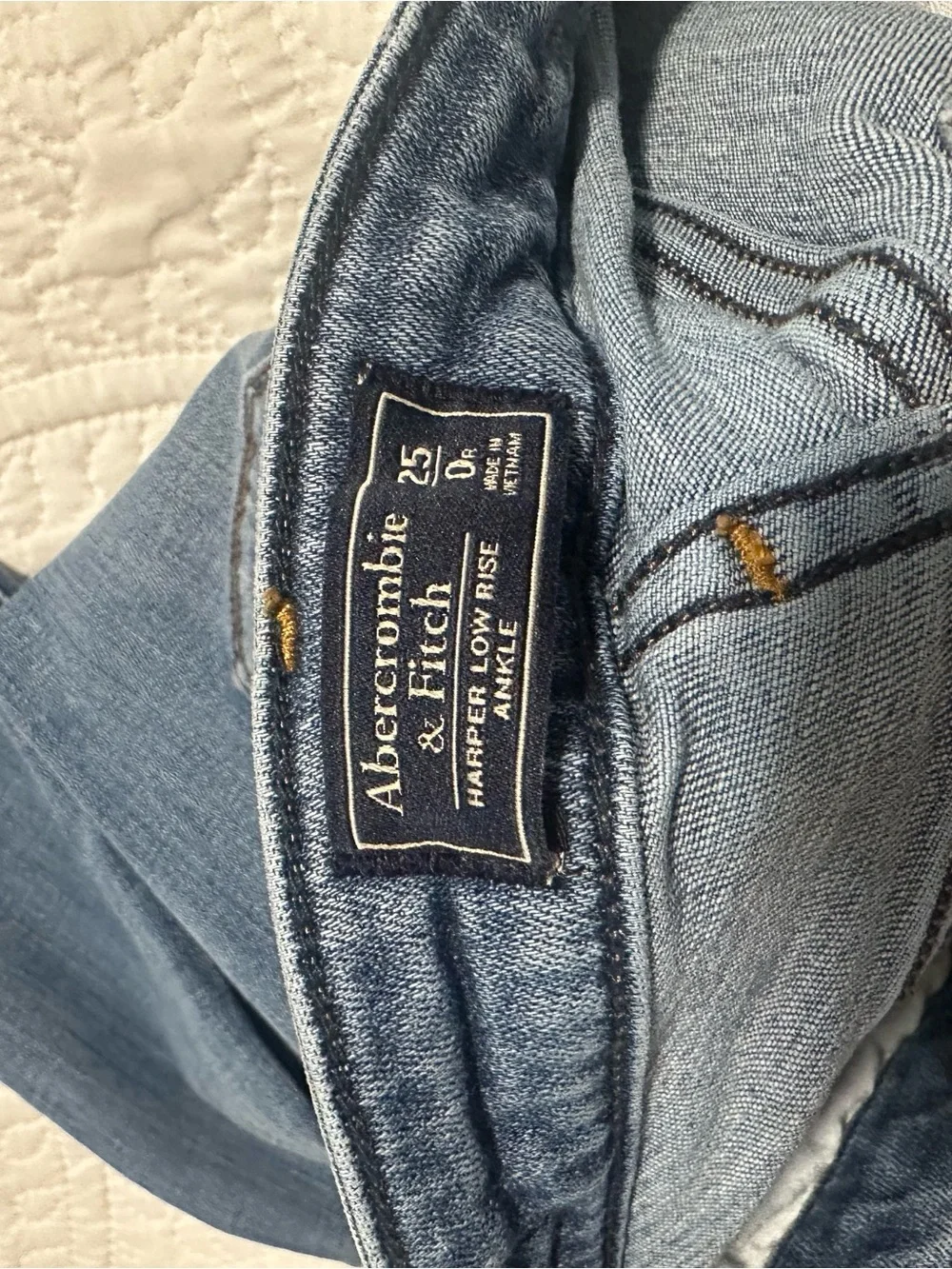 Abercrombie - Picture 3 of 3